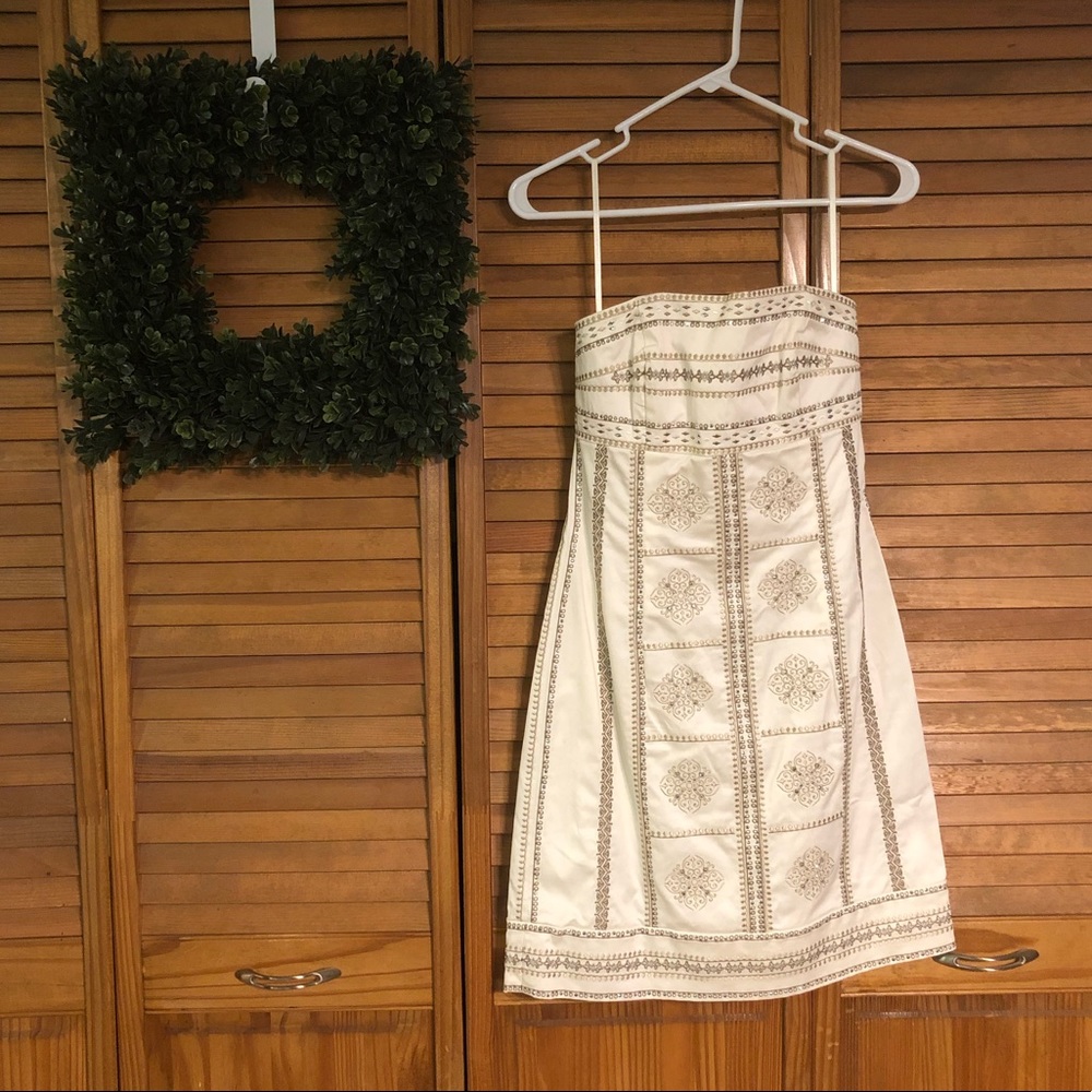 Gorgeous NWT White House Black Market Dress